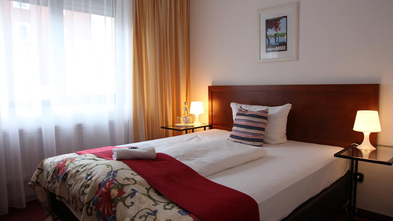 Cityhotel Amadeus มึนสเทอร์ ภายนอก รูปภาพ