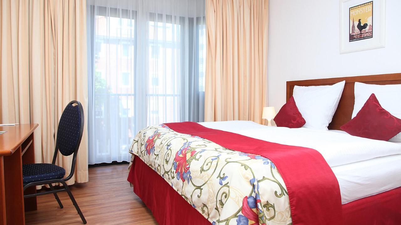 Cityhotel Amadeus มึนสเทอร์ ภายนอก รูปภาพ
